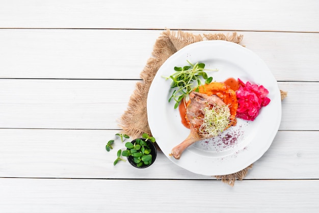 Talerz z kompozycją potraw